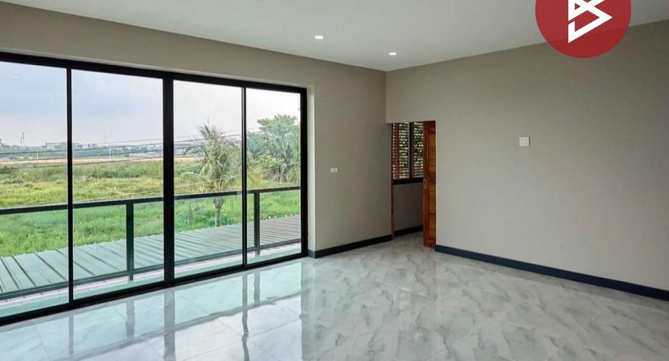 For sale 4 bedrooms house in Mueang Prachinburi, Prachin Buri