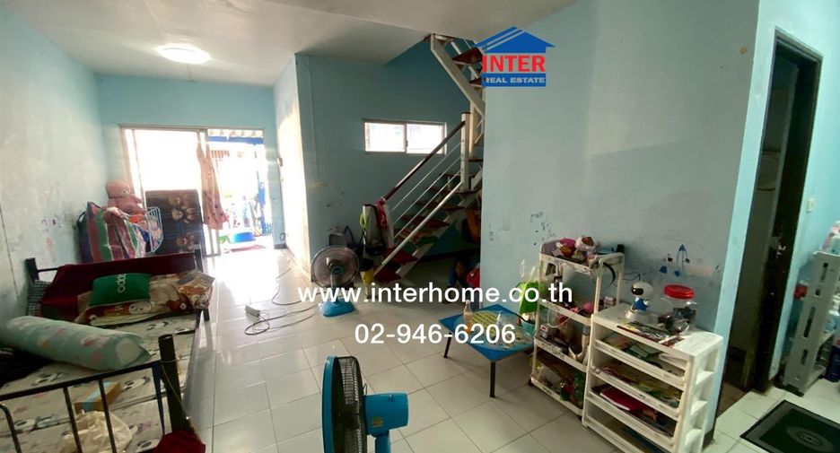 Reihenhaus zum Kauf mit 3 Zimmer in Sam Phran, Nakhon Pathom