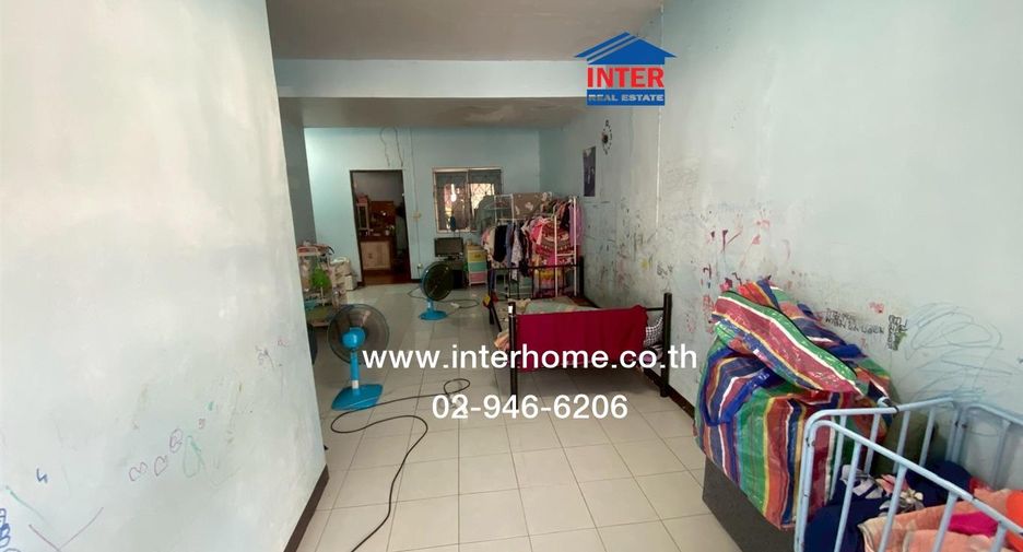 Reihenhaus zum Kauf mit 3 Zimmer in Sam Phran, Nakhon Pathom
