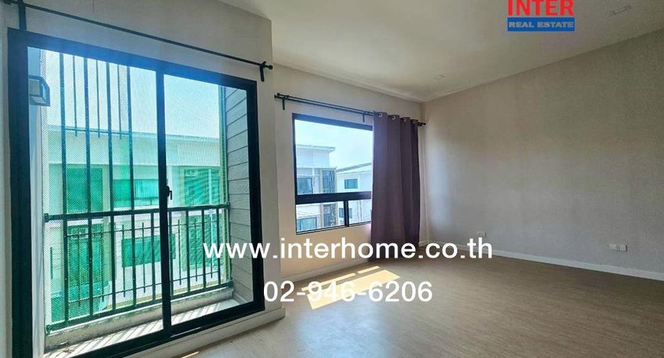 For sale 3 bedrooms townhouse in Don Mueang, Bangkok