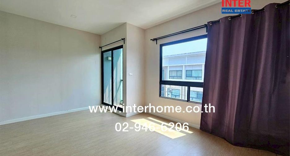 For sale 3 bedrooms townhouse in Don Mueang, Bangkok