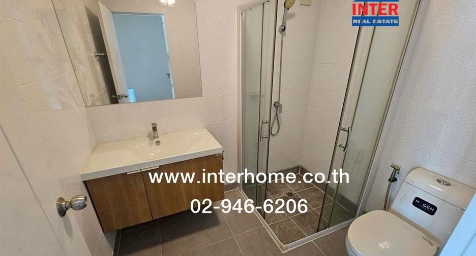 For sale 3 bedrooms townhouse in Don Mueang, Bangkok