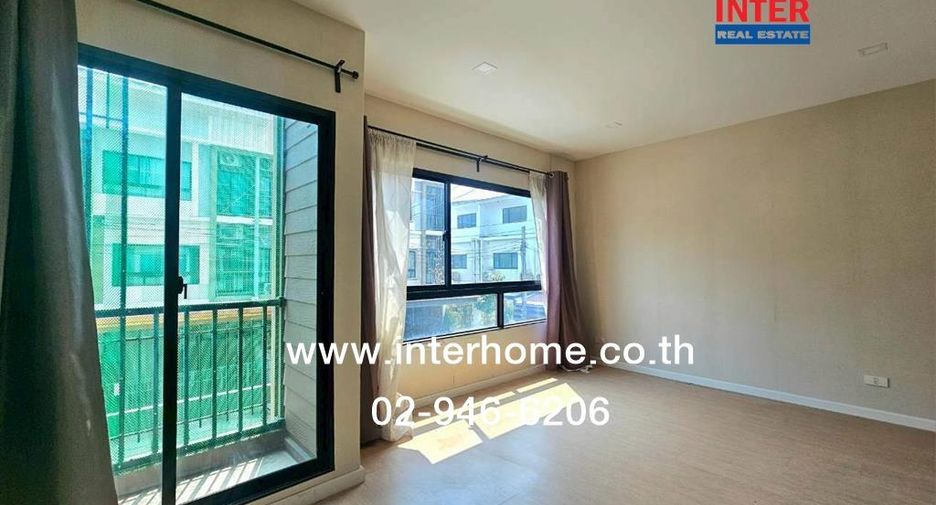 For sale 3 bedrooms townhouse in Don Mueang, Bangkok