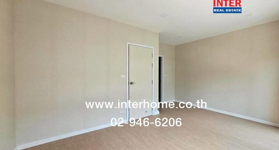 For sale 3 bedrooms townhouse in Don Mueang, Bangkok