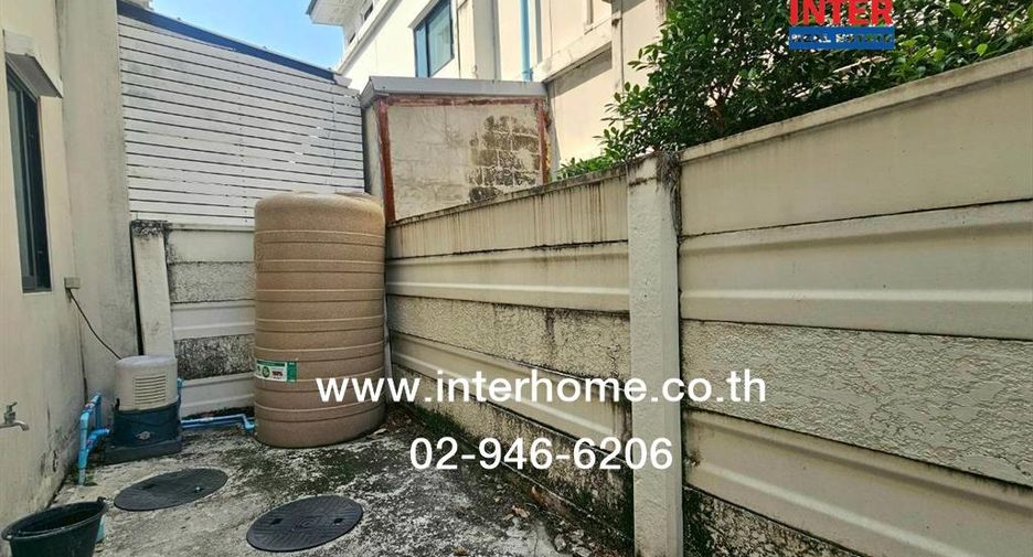 For sale 3 bedrooms townhouse in Don Mueang, Bangkok