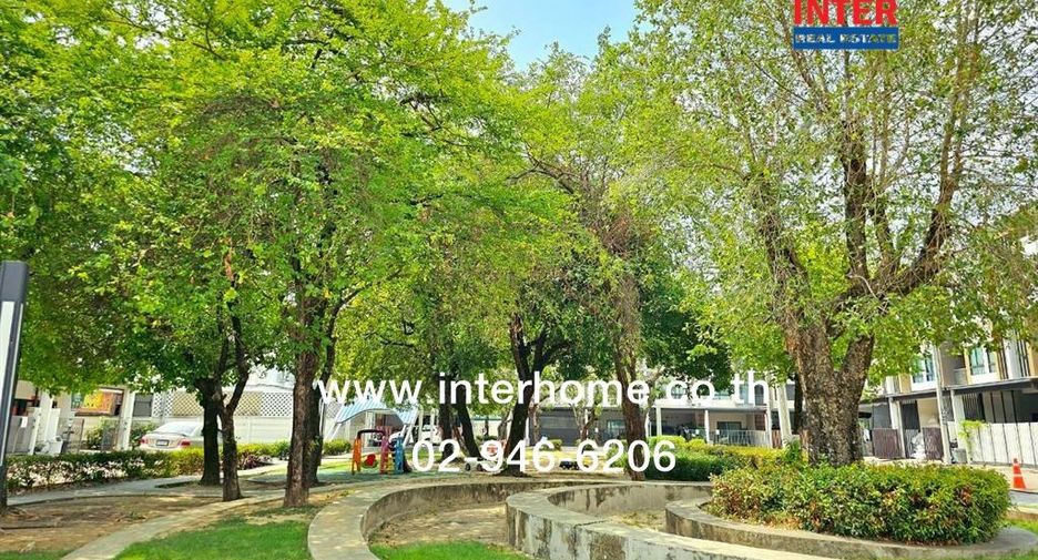For sale 3 bedrooms townhouse in Don Mueang, Bangkok