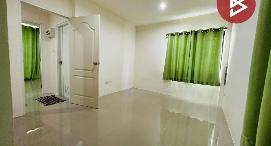 出售 2 卧室 联排别墅 在 Phan Thong, Chon Buri