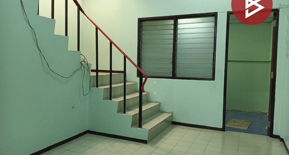 À vendre 2 chambres maison de ville à Phra Pradaeng, Samut Prakan