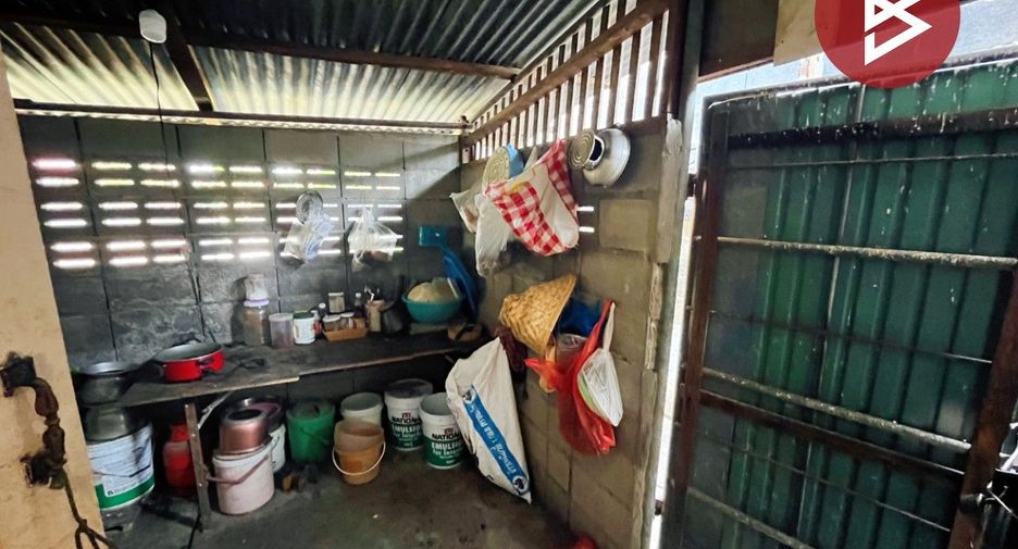 For sale 2 bedrooms house in Mueang Uthai Thani, Uthai Thani