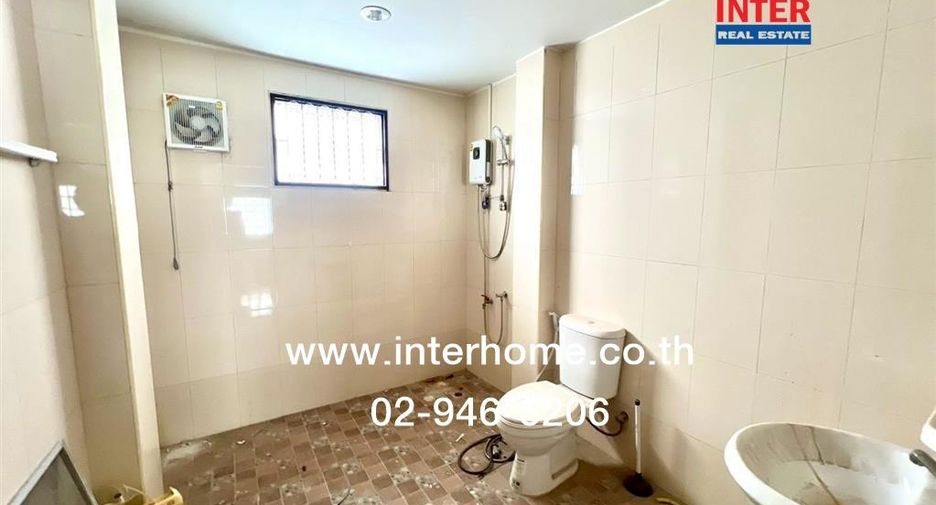 For sale 3 bedrooms house in Bang Kapi, Bangkok
