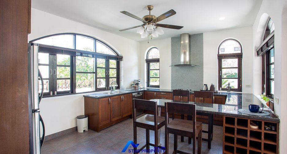 À vendre 5 chambres villa à Hua Hin, Prachuap Khiri Khan