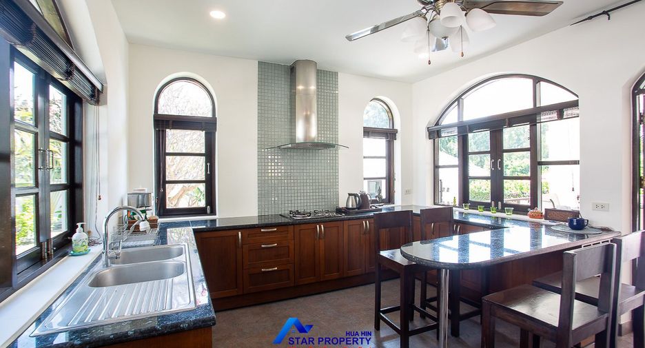 À vendre 5 chambres villa à Hua Hin, Prachuap Khiri Khan