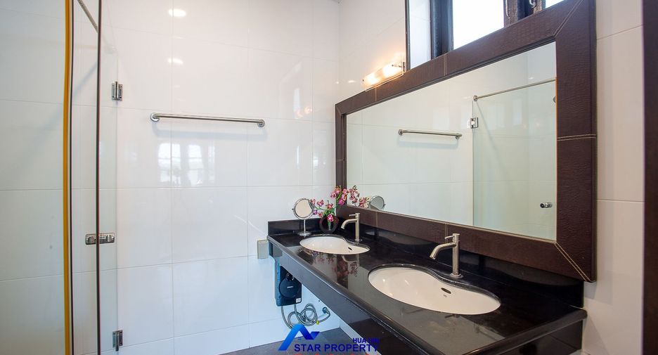 À vendre 5 chambres villa à Hua Hin, Prachuap Khiri Khan