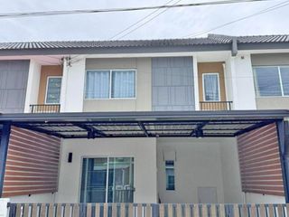 Reihenhaus zum Kauf mit 3 Zimmer in Nong Chok, Bangkok