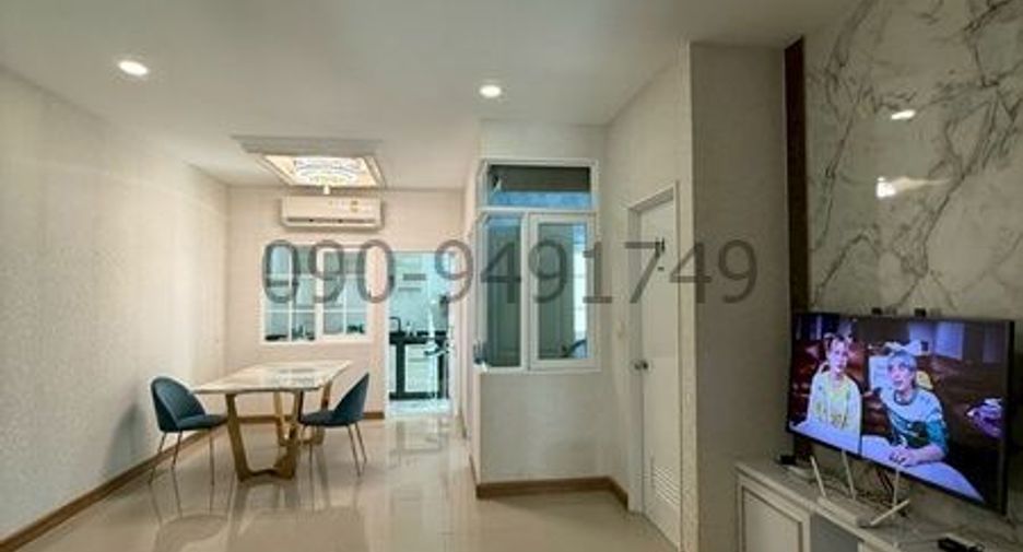 Reihenhaus zur Miete mit 4 Zimmer in Chom Thong, Bangkok