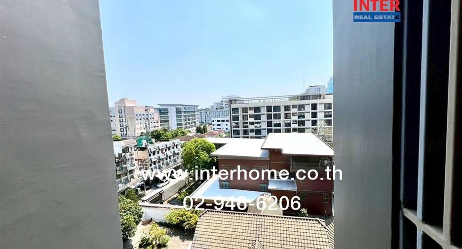 For sale 1 bed condo in Huai Khwang, Bangkok