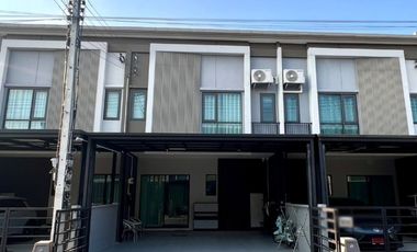 For sale 3 bedrooms townhouse in Khlong Luang, Pathum Thani