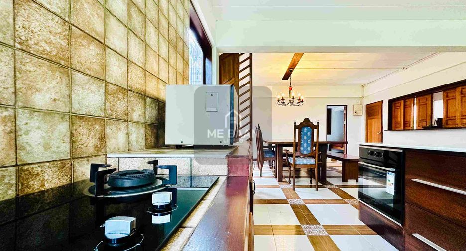 Villa zur Miete und zum Kauf mit 4 Zimmer in East Pattaya, Pattaya