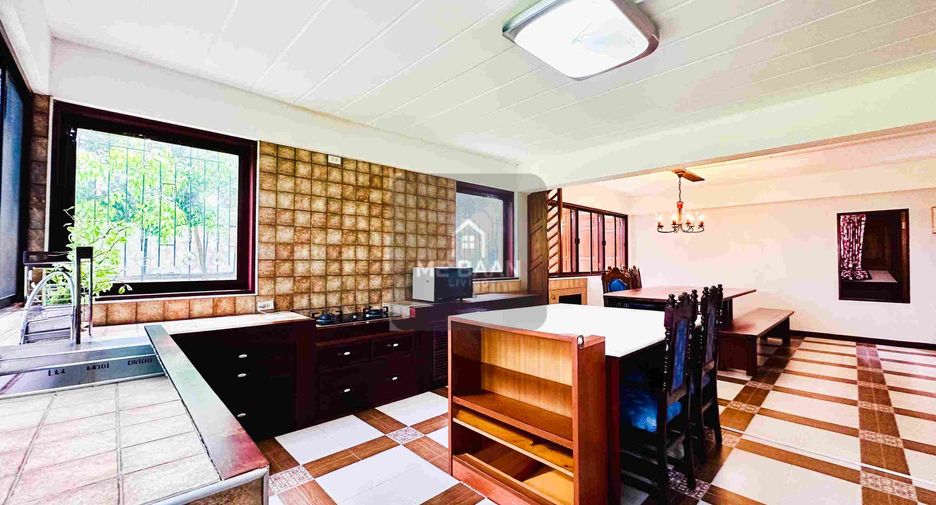 Villa zur Miete und zum Kauf mit 4 Zimmer in East Pattaya, Pattaya