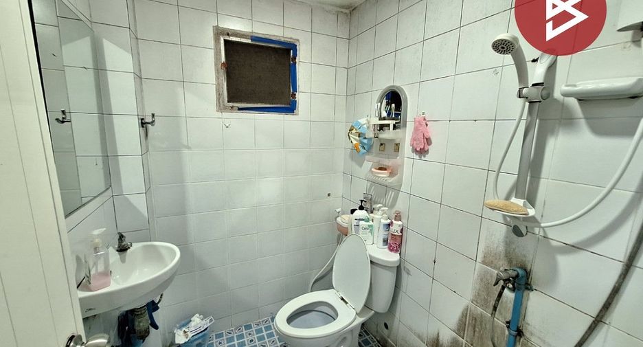 For sale 3 bedrooms house in Nong Chok, Bangkok