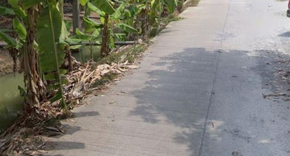 Terreno en venta en Sam Phran, Nakhon Pathom