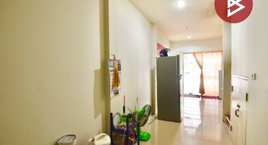 For sale 2 bedrooms townhouse in Bang Pakong, Chachoengsao