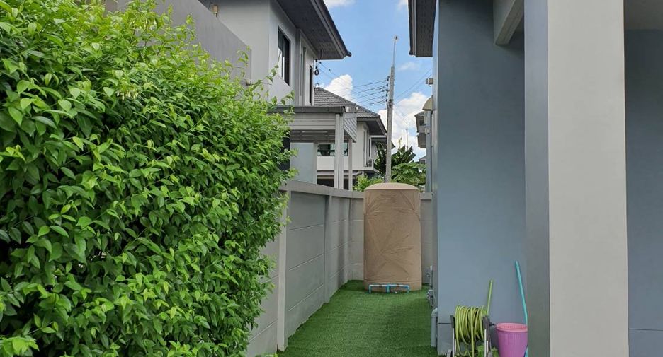 For rent 4 bedrooms house in Bang Khen, Bangkok