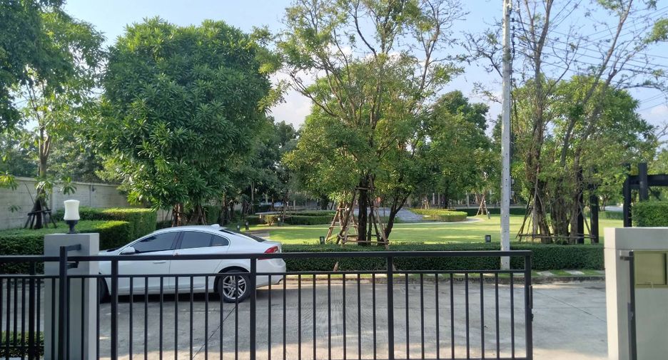 For rent 4 bedrooms house in Bang Khen, Bangkok