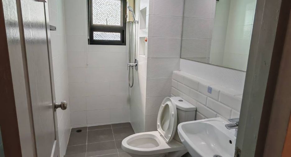 For rent 4 bedrooms house in Bang Khen, Bangkok