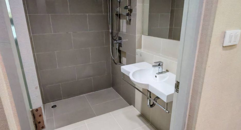 For rent 4 bedrooms house in Bang Khen, Bangkok