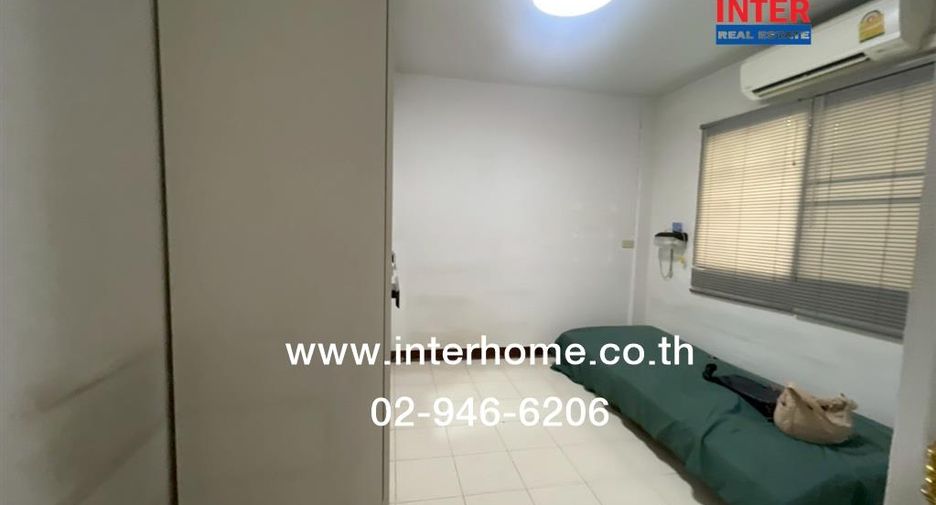 Reihenhaus zum Kauf mit 4 Zimmer in Lat Phrao, Bangkok