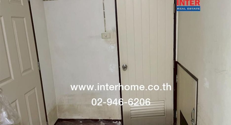 Reihenhaus zum Kauf mit 4 Zimmer in Lat Phrao, Bangkok