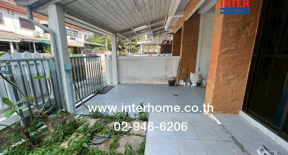Reihenhaus zum Kauf mit 4 Zimmer in Lat Phrao, Bangkok