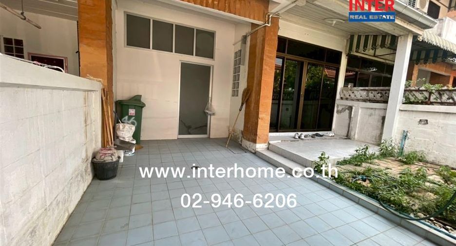 Reihenhaus zum Kauf mit 4 Zimmer in Lat Phrao, Bangkok