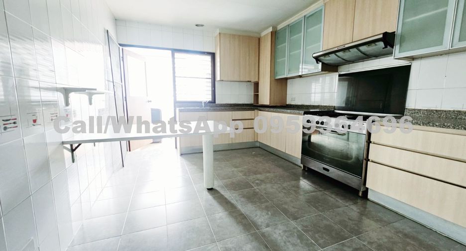 Apartamento en alquiler de 3 habitaciones en Khlong Toei, Bangkok