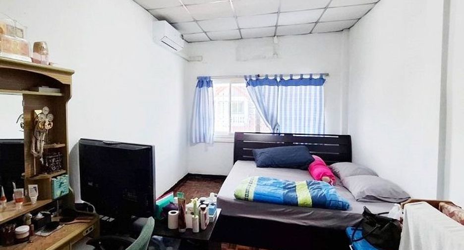 Casa adosada en venta de 3 habitaciones en Lam Luk Ka, Pathum Thani