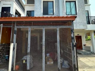 Casa adosada en venta de 2 habitaciones en Kathu, Phuket