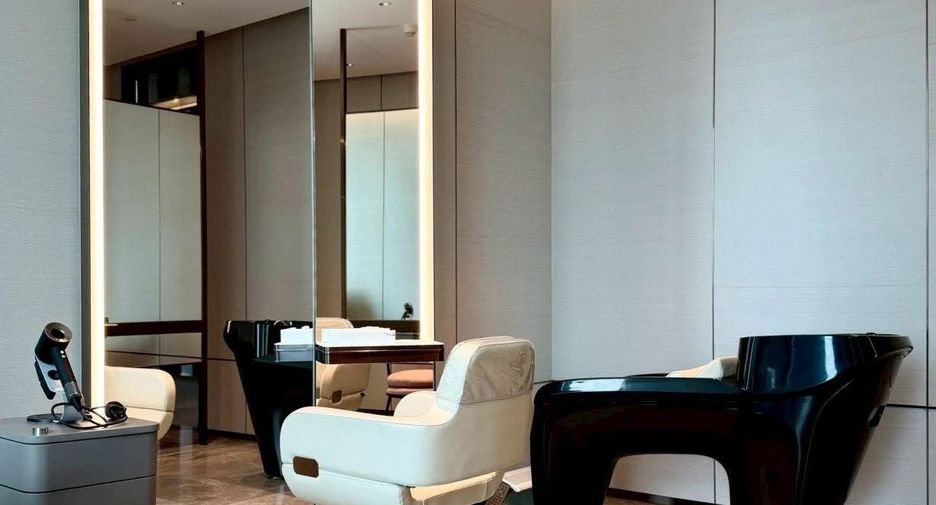 Wohnung zur Miete und zum Kauf mit 3 Zimmer in Sathon, Bangkok