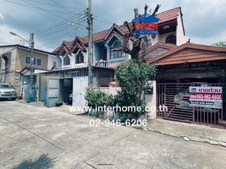 出售 2 卧室 联排别墅 在 Khlong Sam Wa, 曼谷