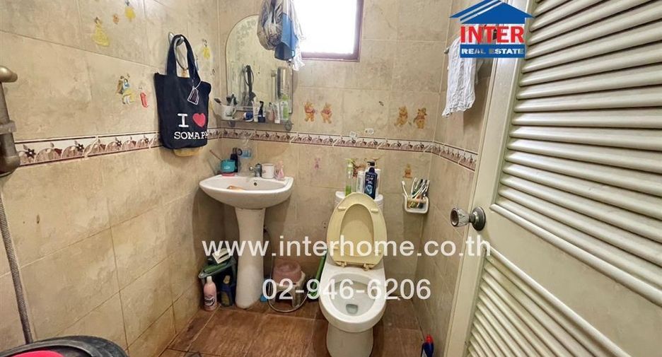 Casa adosada en venta de 2 habitaciones en Khlong Sam Wa, Bangkok