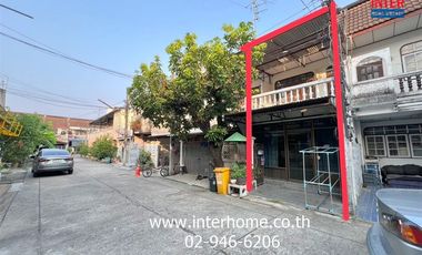 For sale 2 bedrooms townhouse in Saphan Sung, Bangkok