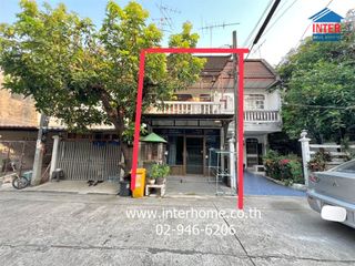 For sale 2 ベッドルーム townhouse in Saphan Sung, Bangkok