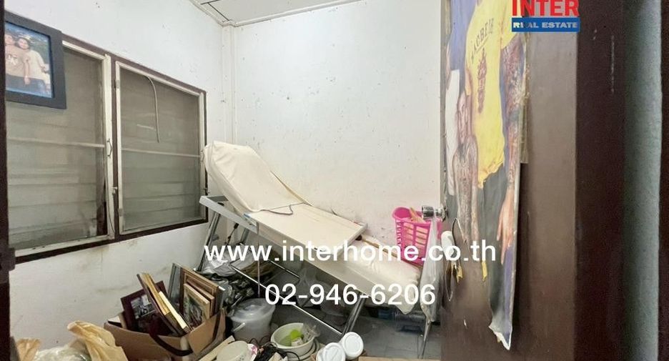 For sale 2 ベッドルーム townhouse in Saphan Sung, Bangkok