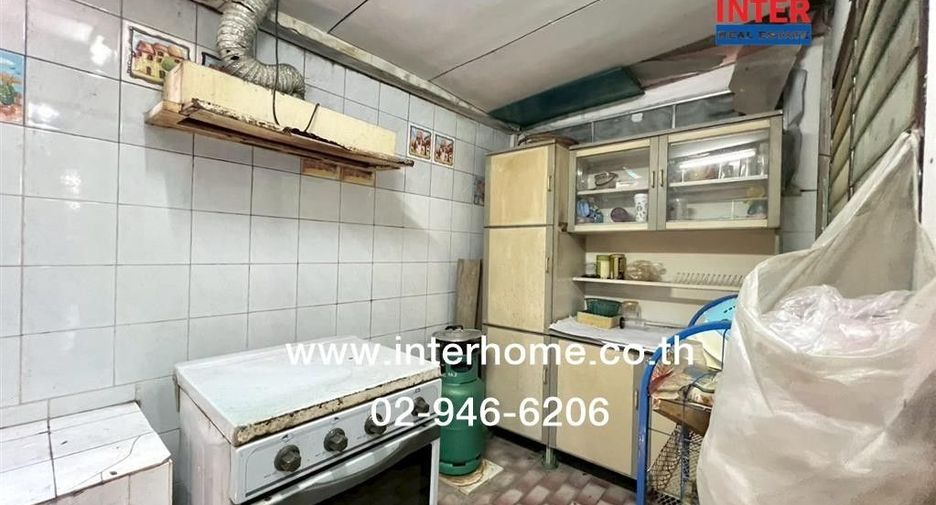 For sale 2 ベッドルーム townhouse in Saphan Sung, Bangkok
