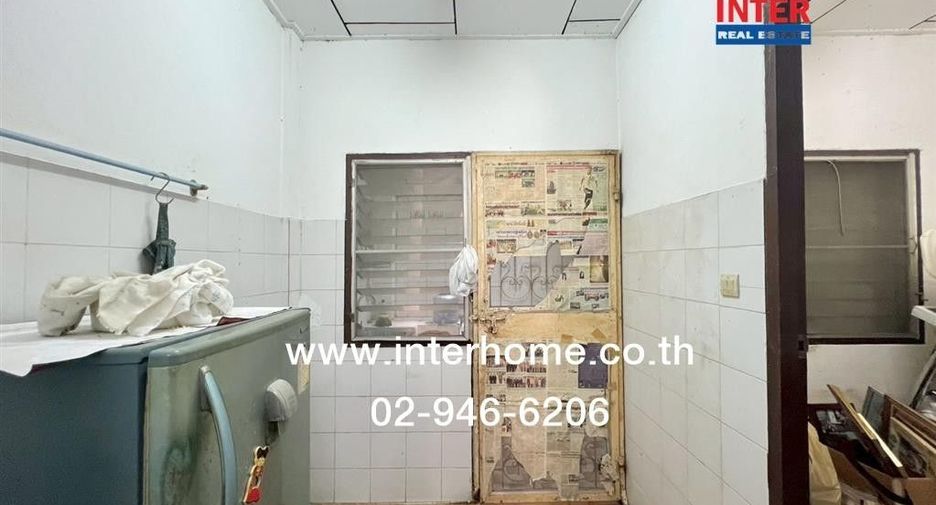 For sale 2 ベッドルーム townhouse in Saphan Sung, Bangkok