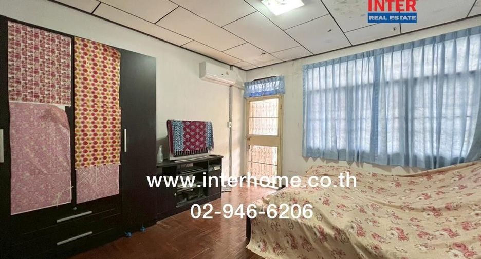For sale 2 ベッドルーム townhouse in Saphan Sung, Bangkok