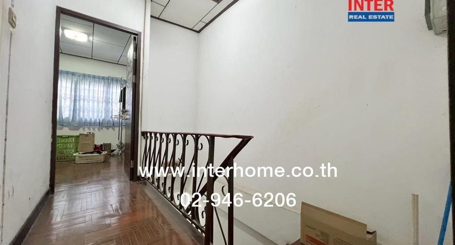 For sale 2 ベッドルーム townhouse in Saphan Sung, Bangkok