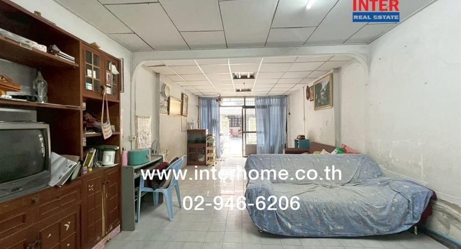 For sale 2 ベッドルーム townhouse in Saphan Sung, Bangkok