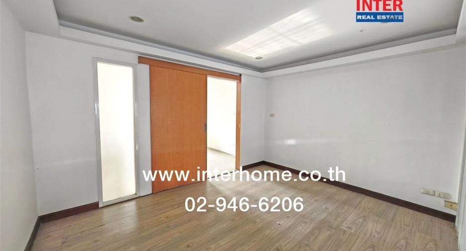 For sale 4 bedrooms retail Space in Bang Bon, Bangkok