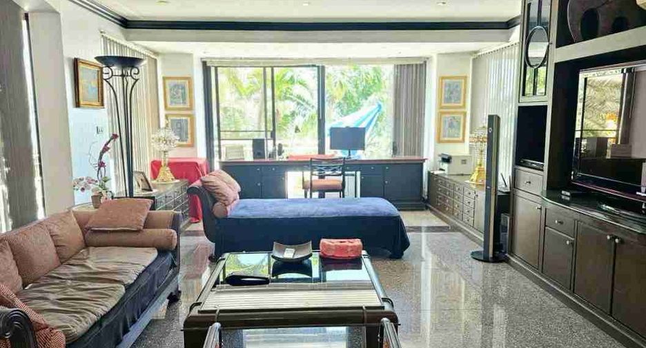 For sale 3 bedrooms condo in Bang Lamung, Chonburi